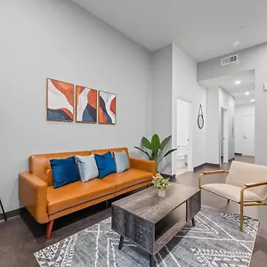 Apartment In Pittsburgh's Cultural District By Frontdesk